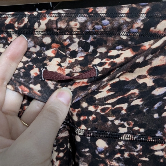 Lululemon Wunder Trains size 4 - Picture 9 of 11